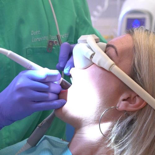 La mascherina della sedazione cosciente al protossido può evitare l’anestesia locale