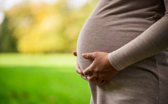 Gengiviti e infiammazioni durante la gravidanza possono portare a problemi nei neonati